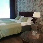 Kievarinhovi 4*